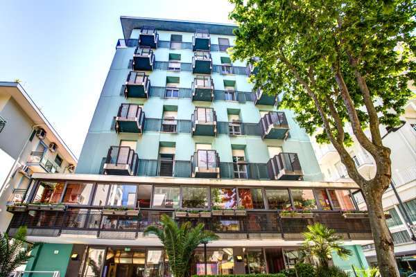 Hotel Eiffel Римини Экстерьер фото